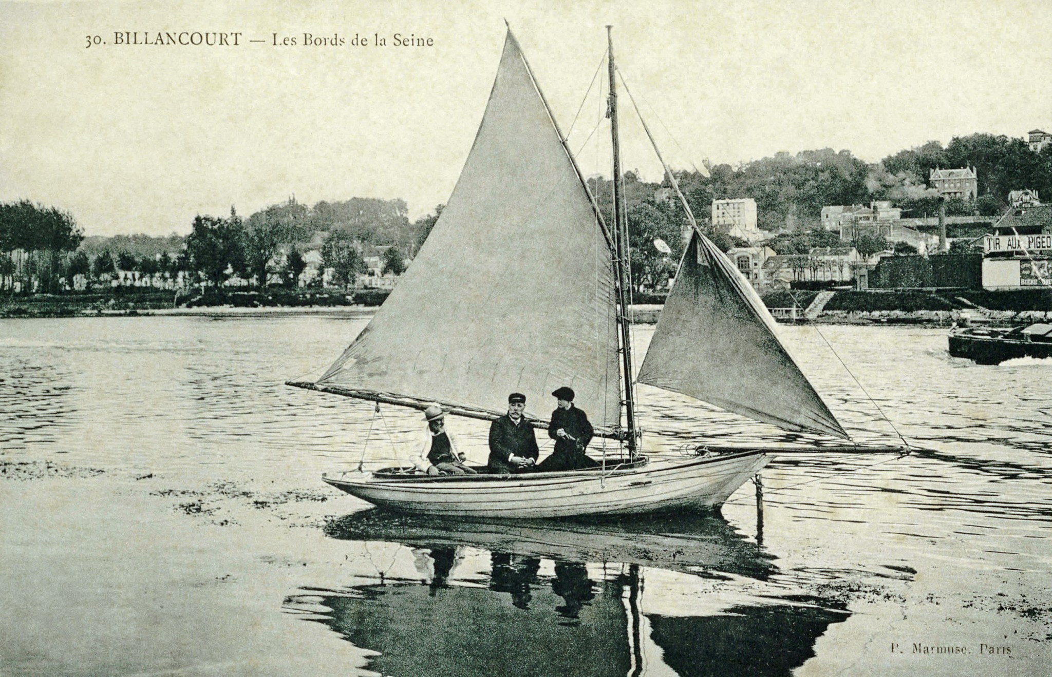 Voilier devant l'Ile Seguin