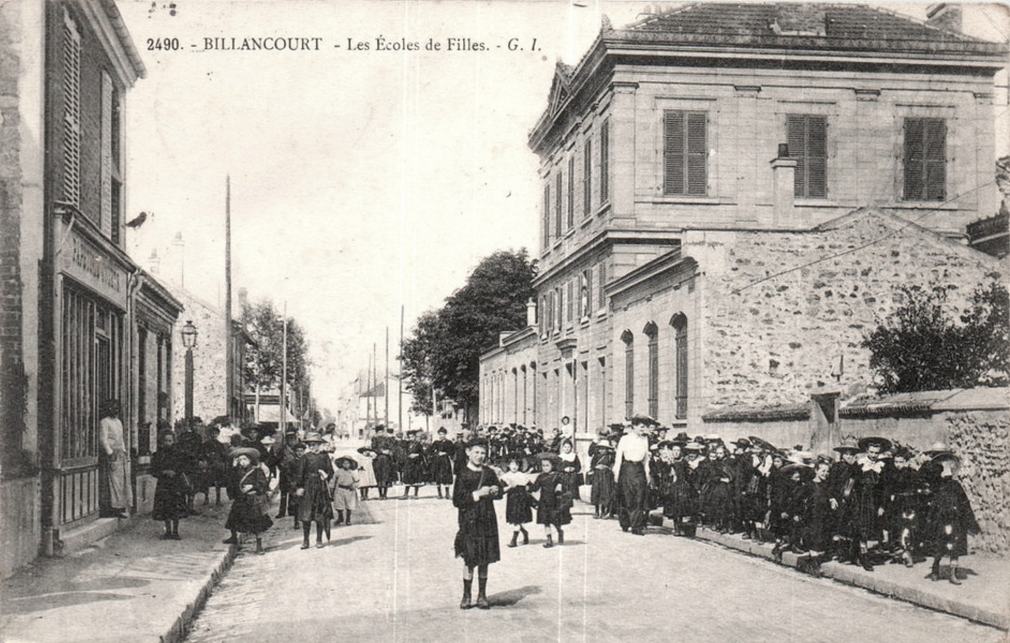 Ecole de filles 147 rue du Vieux-Pont-de-Sèvres vers 1900