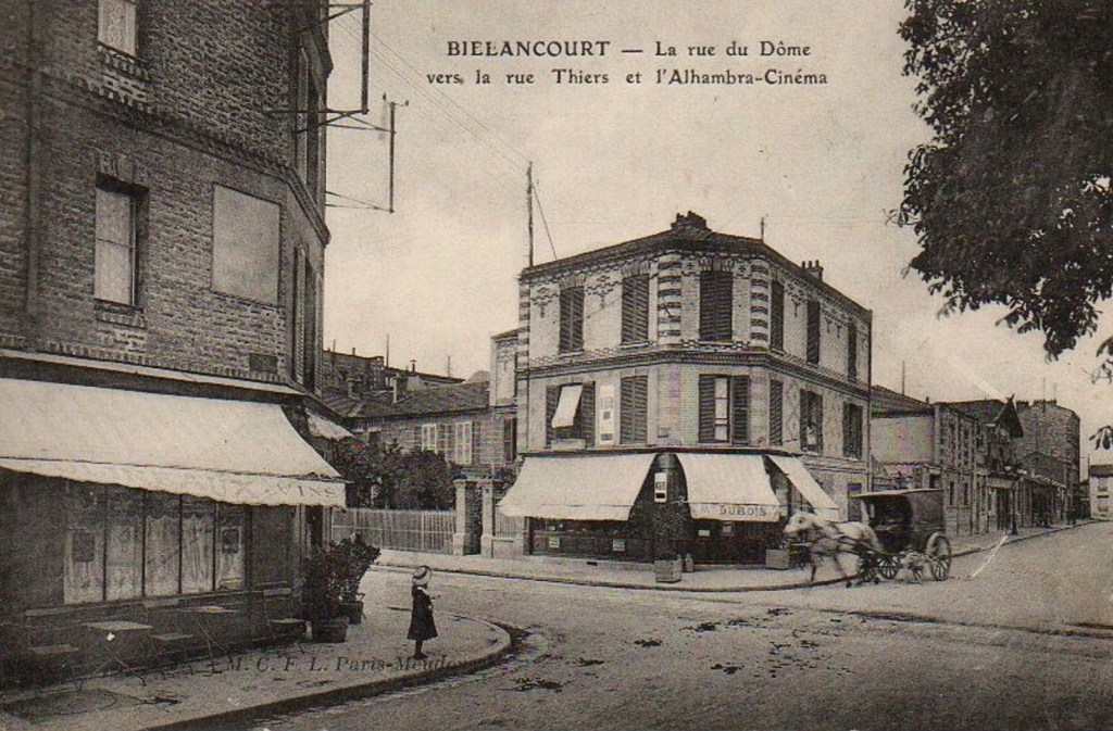 LL'Alhambra est proche de l'angle des rue du Dôme et de la rue Thiers. Le bâtiment à l'angle est toujours là.