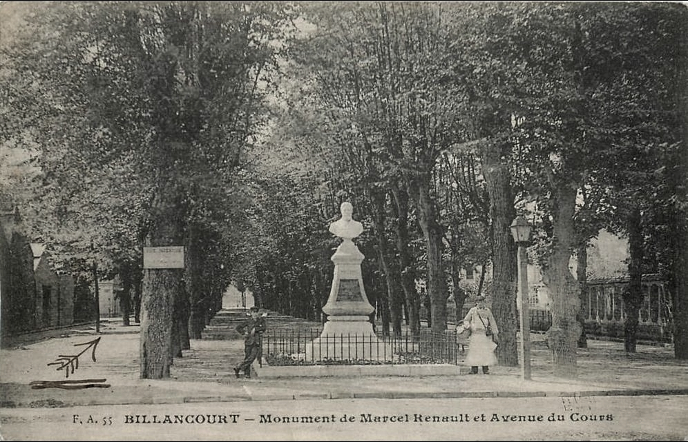 Avenue du Cours Buste Marcel Renault