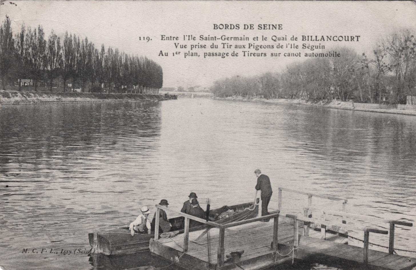Vue de la pointe amont. Un ponton pour desservir le tir au pigeons.