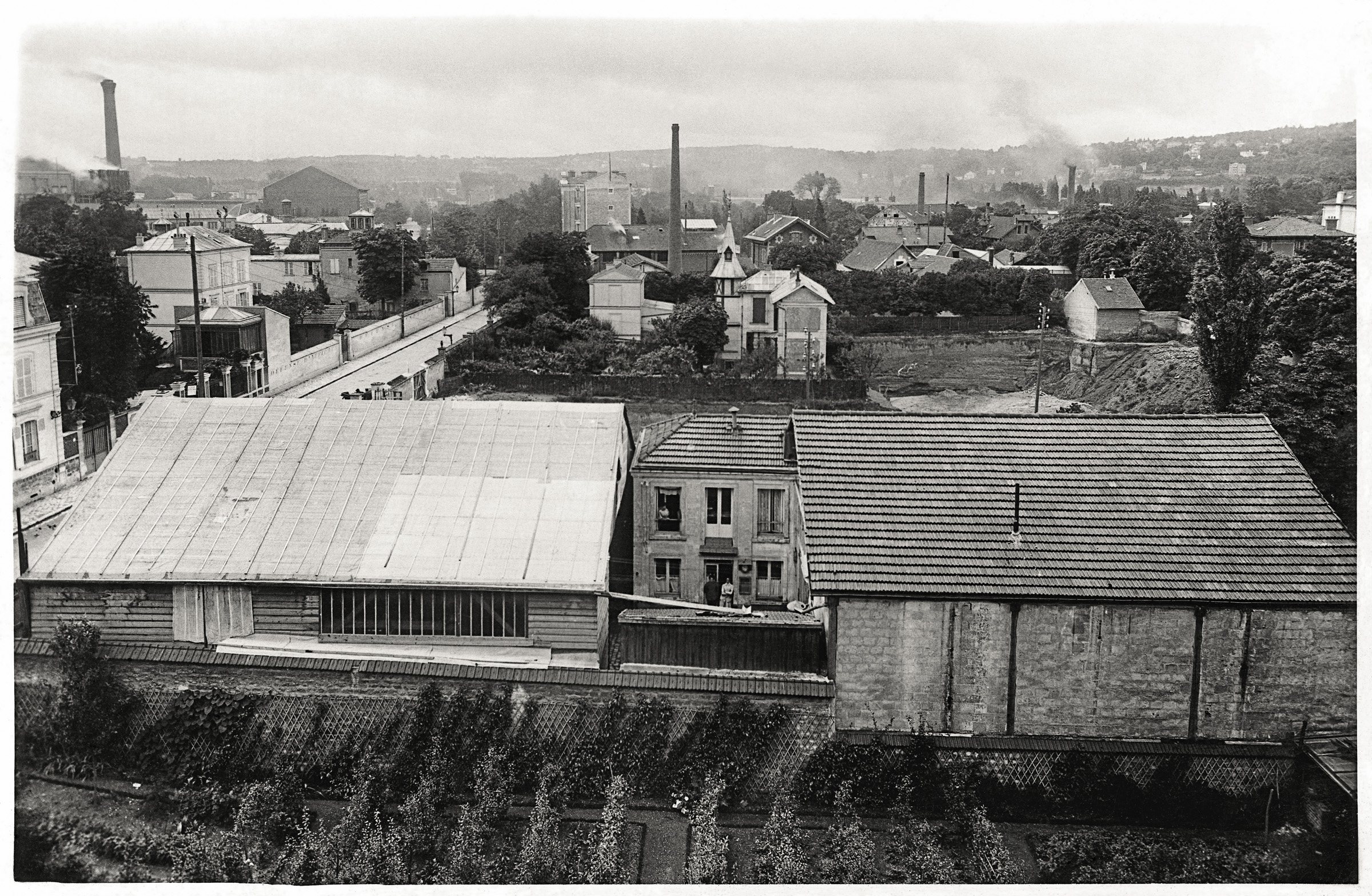 L'atelier du 4 rue de la ferme vu depuis un immeuble de l'actuelle av du Général Leclerc-1906-Archives municipales de Boulogne-Billancourt