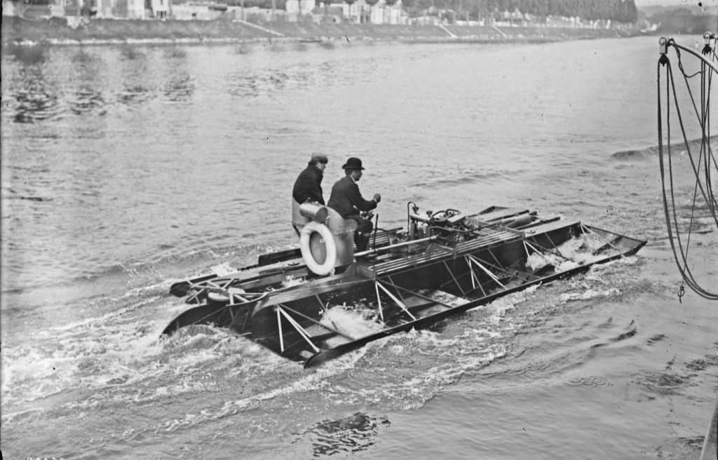 1905 Hydroplane_comte_de_Lambert Agence_Rol