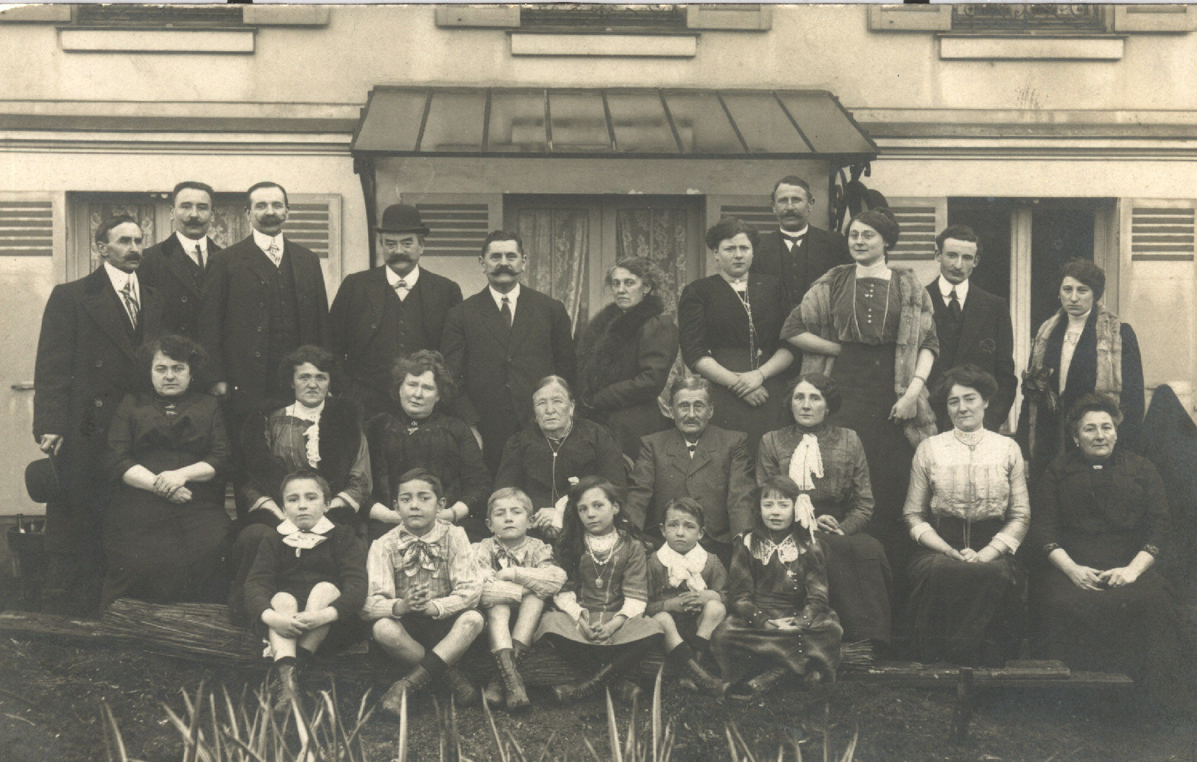 Famille d'Adolphe Falaise en 1912 - Coll Martine Riou