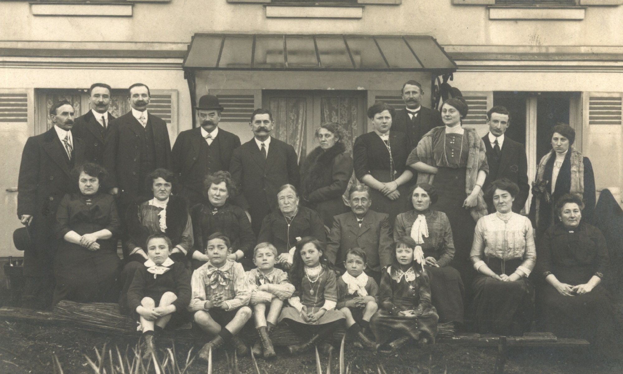 Famille d'Adolphe Falaise en 1912 - Coll Martine Riou