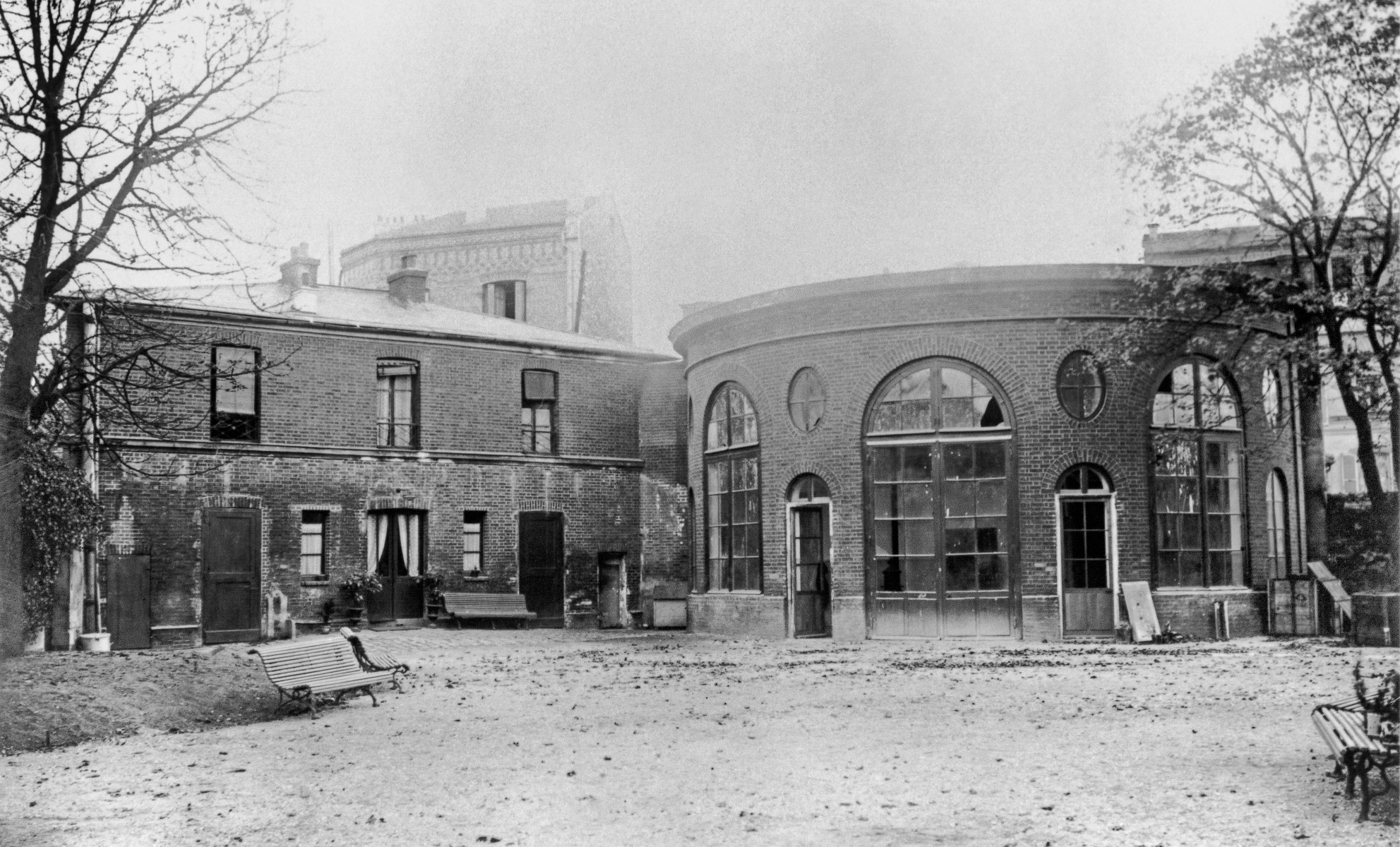 Rue du Cours n°39 villa Aussillous angle rue du Cours et St Cloud cote jardin 1918 RH