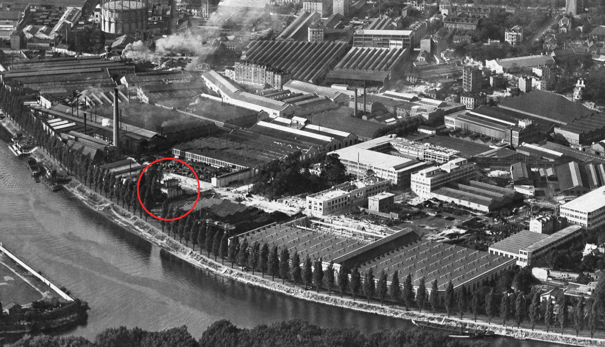 La Villa Morel en 1919 et l'usine Renault - IGN