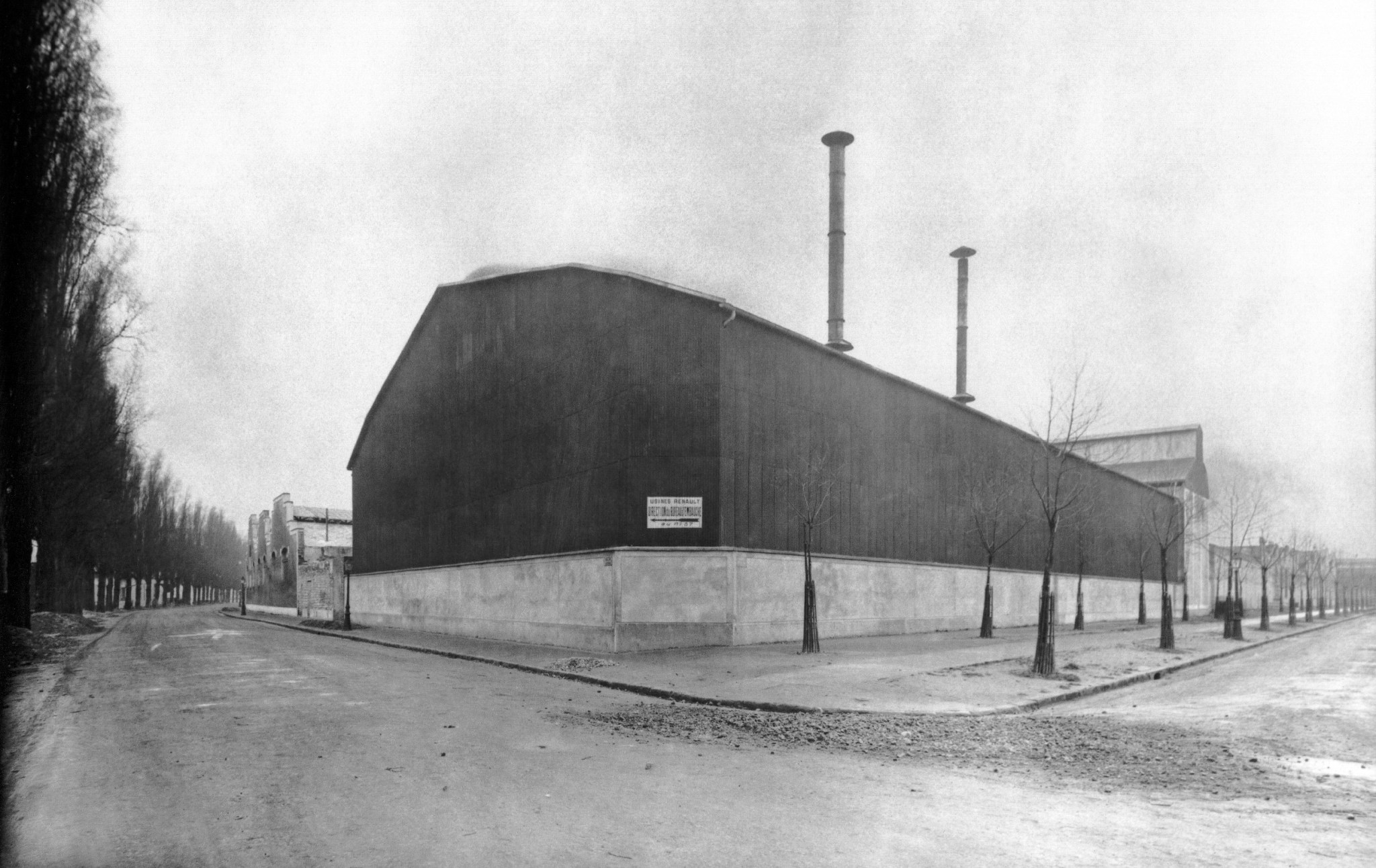 Bâtiment P4 sur l'emplacement de la villa Morel vers 1920 RH