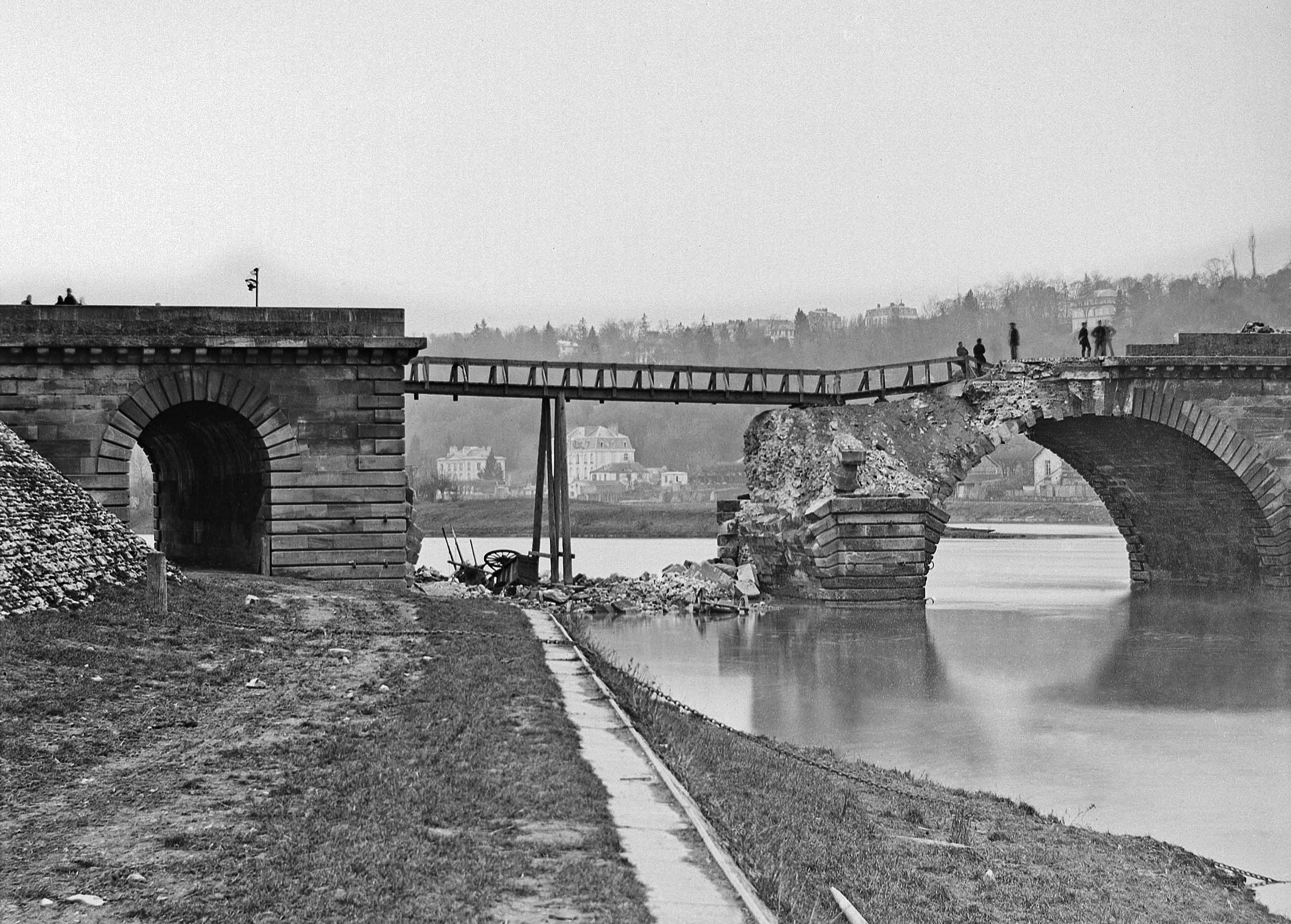 Hippolyte Blancard en 1871. Coté Billancourt. En arrière plan, les coteaux de Meudon _ BNF