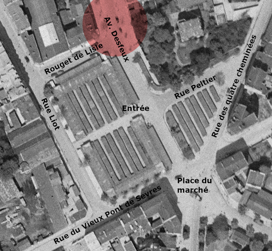 Place du marché depuis Desfeux 1932