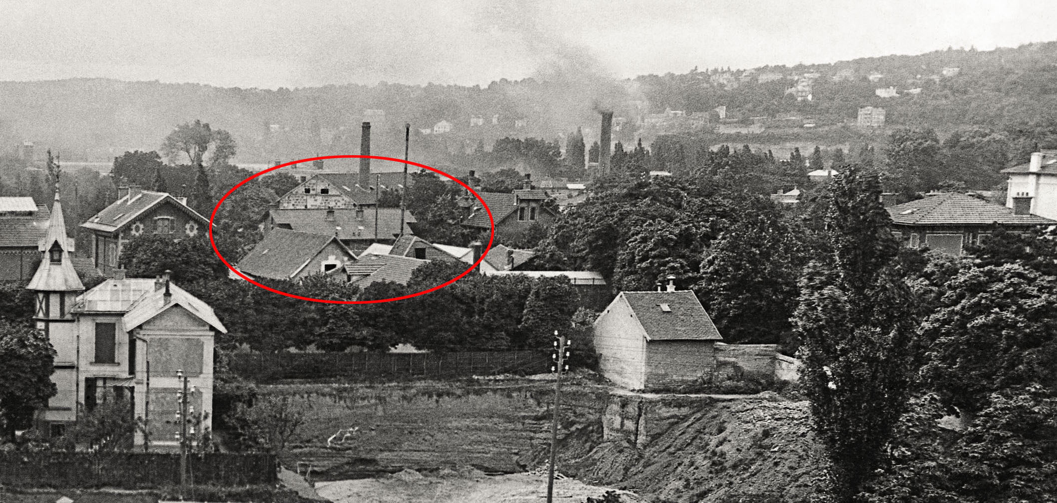 Une des rares vues de la villa, depuis la rue de la Ferme en 1904