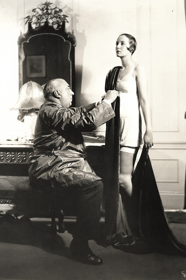 Paul Poiret et un mannequin en 1929