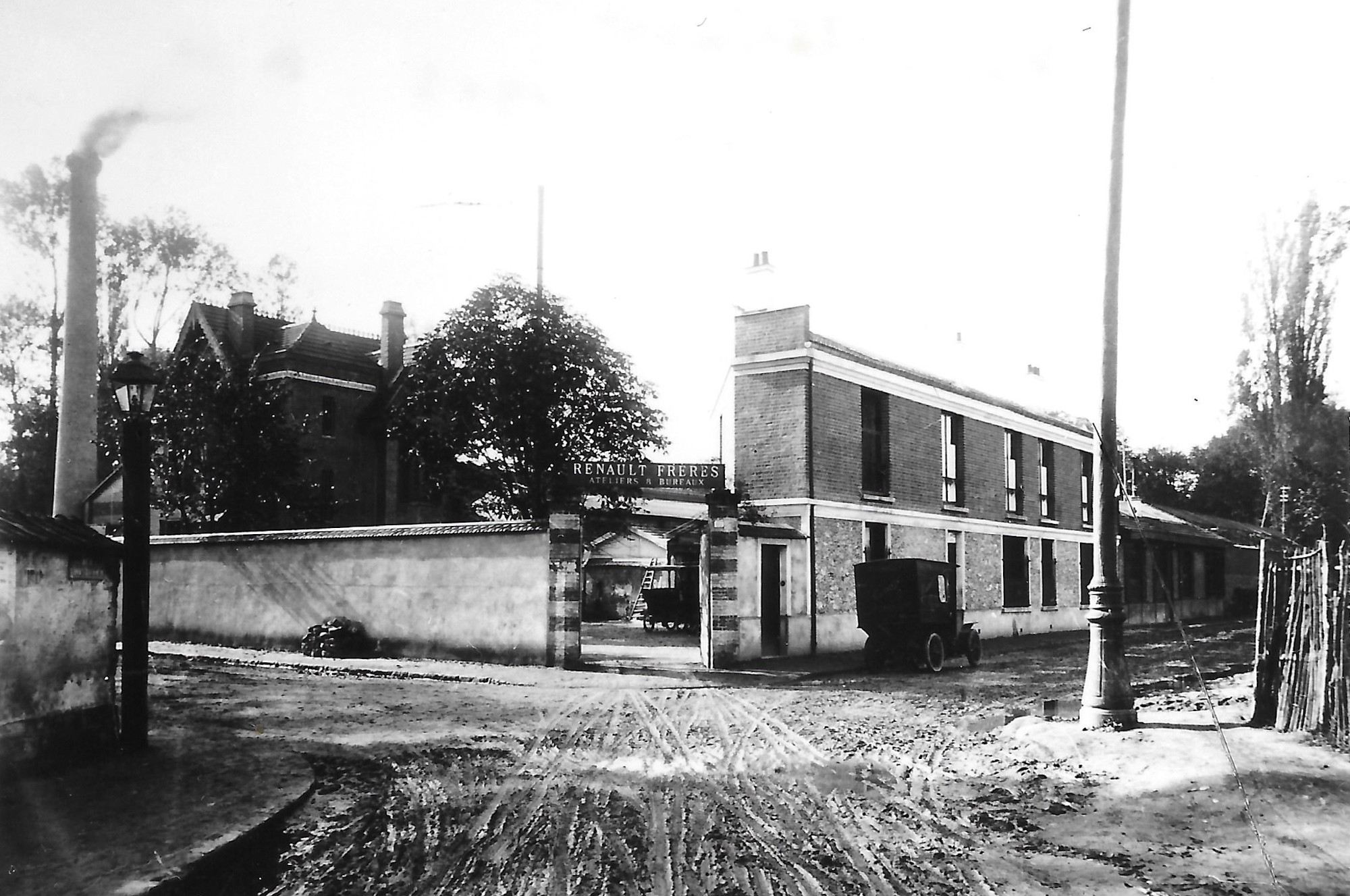 Entrée Renault Frères en 1903 Coll. RH
