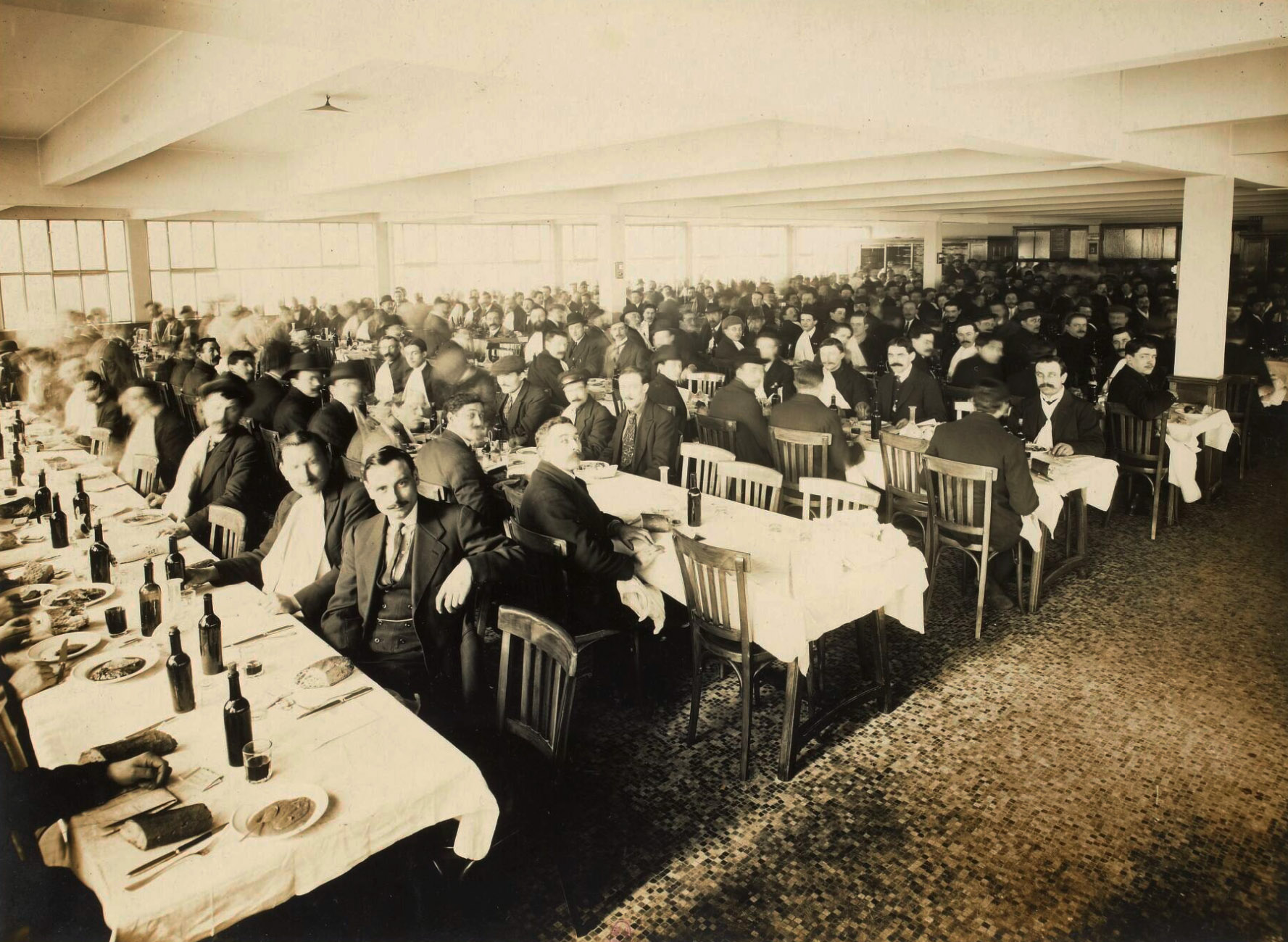 23-Restaurant des employés (Salle des hommes)