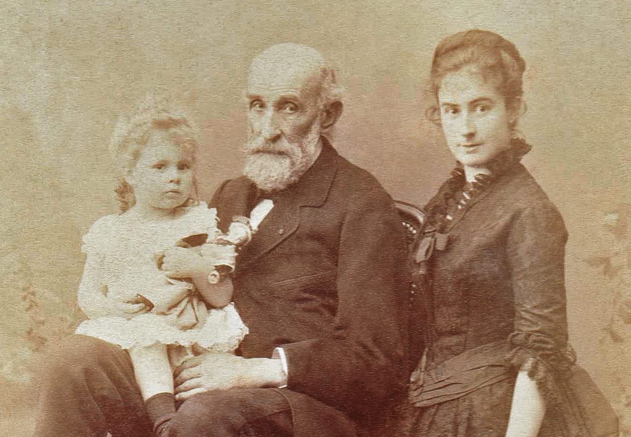 Marquis de Raigecourt, sa fille Marie Ctesse de Goyon et s_a petite fille jehanne Marie de Goyon née en 1882-opti
