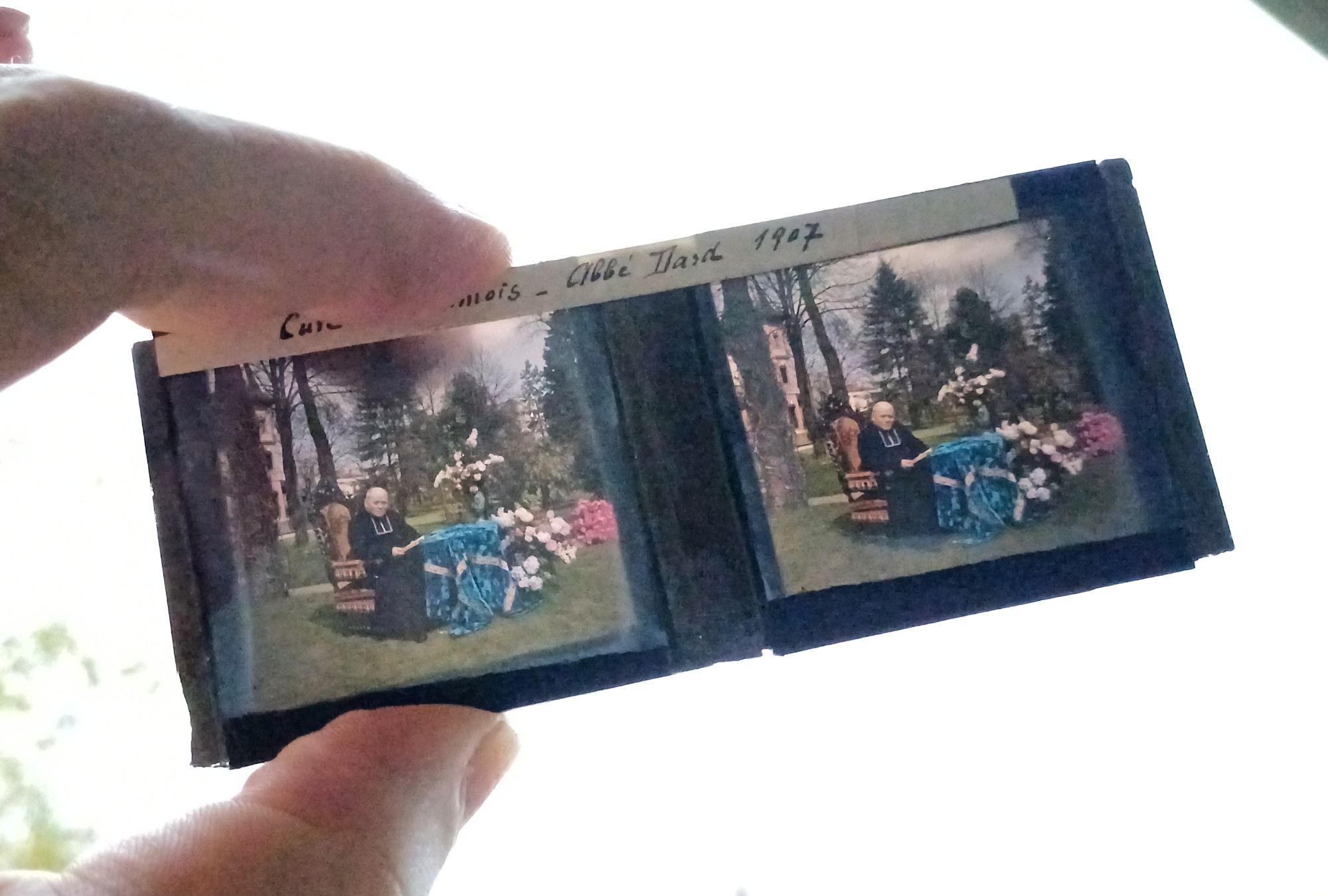 Curé de Goumois-plaque de verre