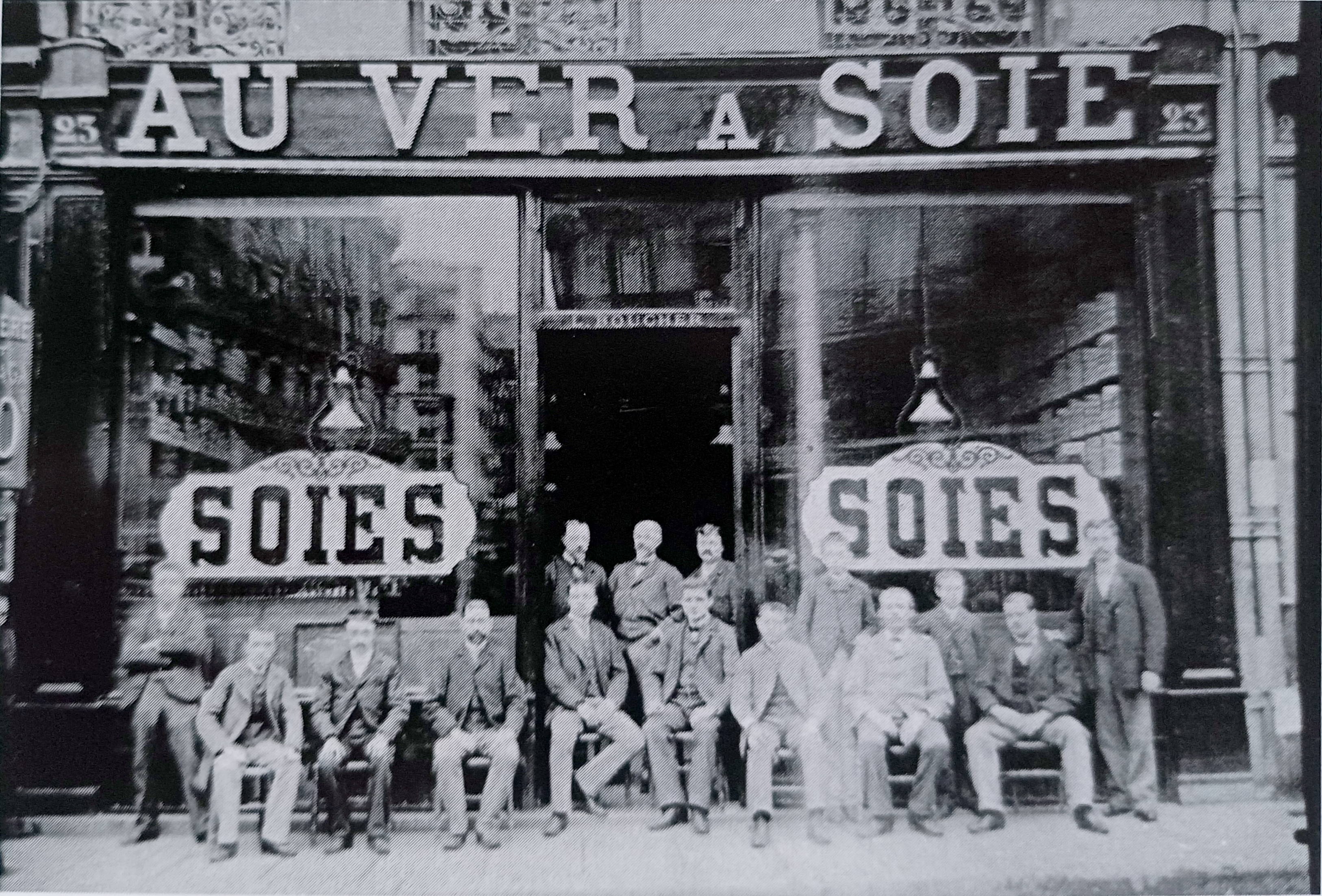 Au Ver à Soie, rue de Turbigo vers 1900