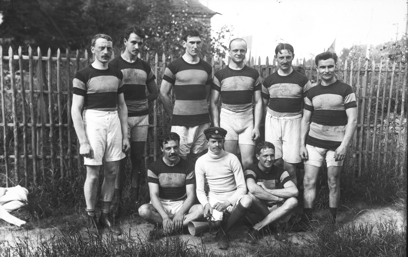 Equipe du Rowing club de Paris 9-6-1912 Agence Rol Gallica