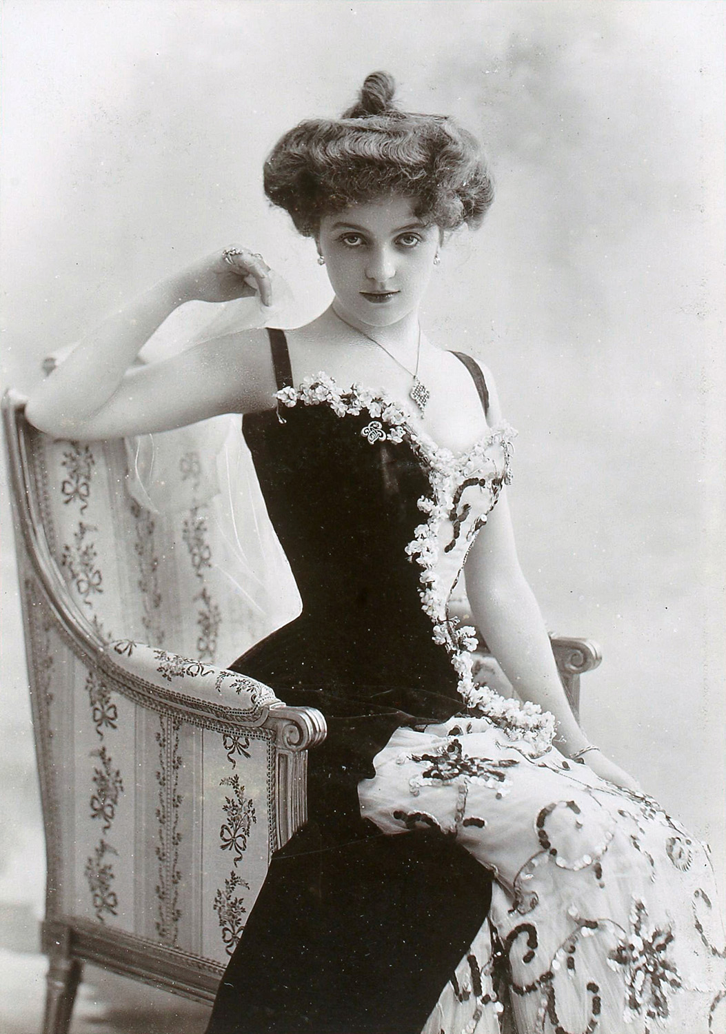 4-Elisa de Laroche par Léopold Reutlinger_vers 1900