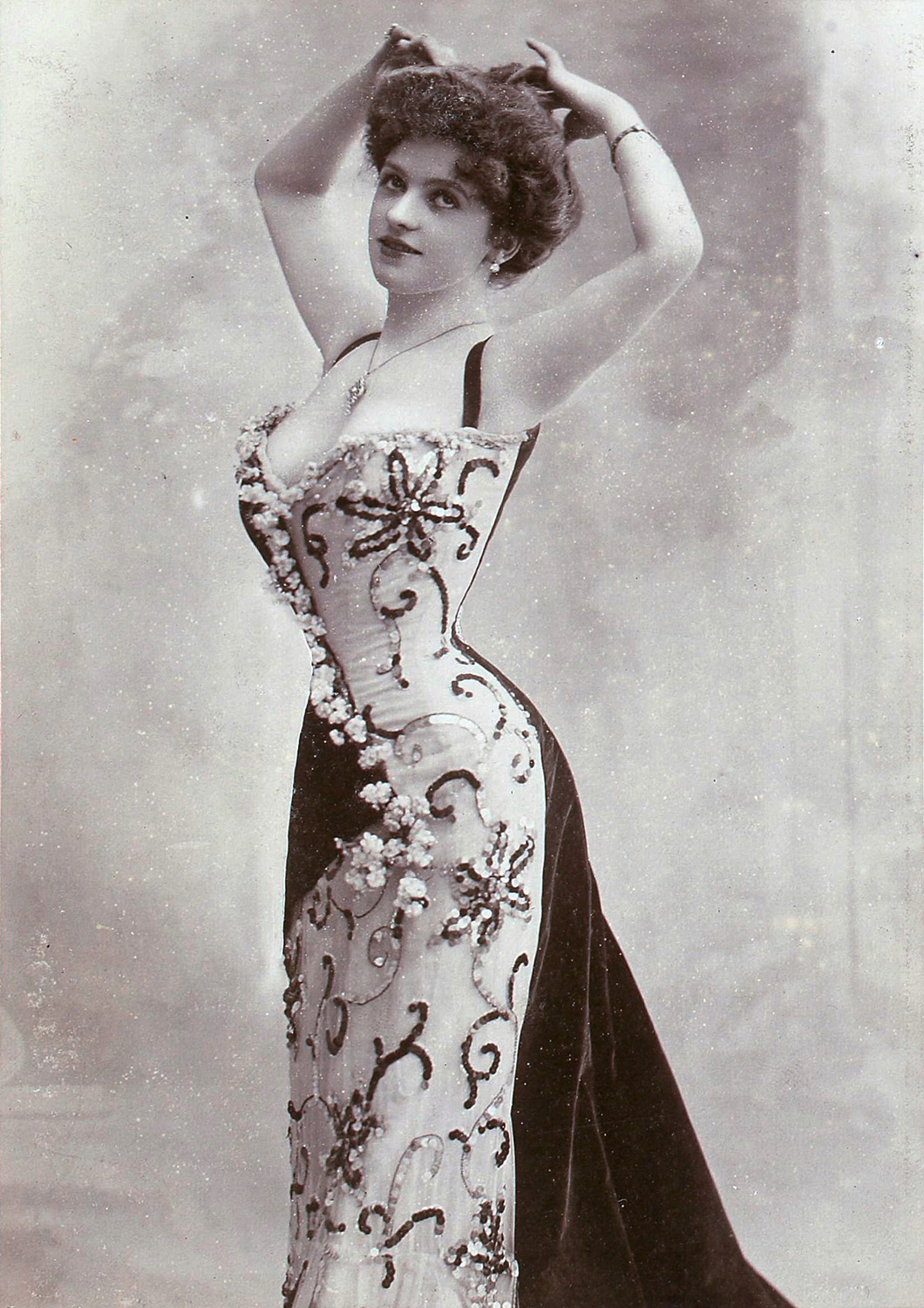 4-Elisa de Laroche par Léopold Reutlinger_vers 1900