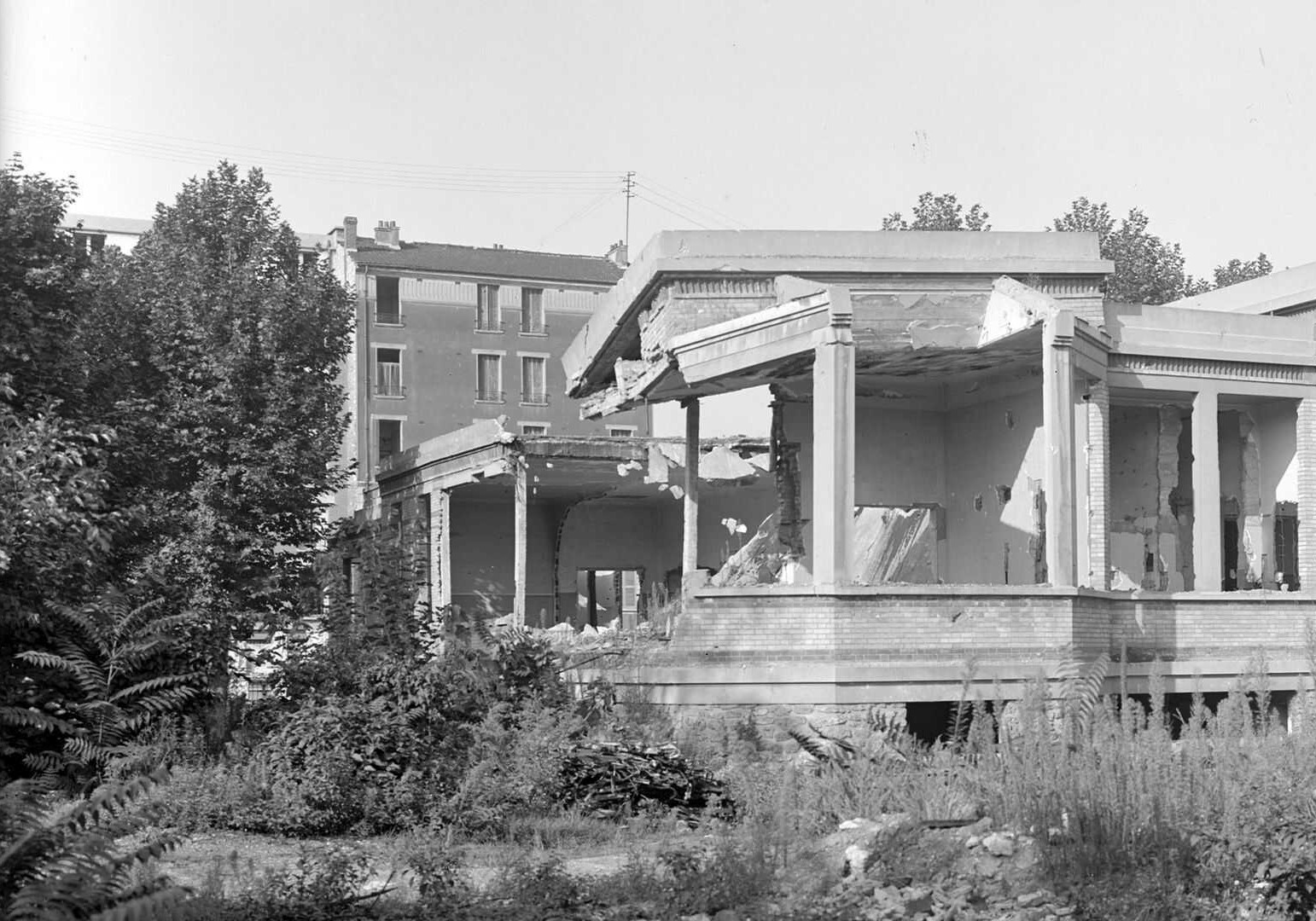 Hôpital Ambroise Paré après bombardement - 1Ph893 - Lot 1 - Média 1 - Archives municipales de Boulogne-Billancourt