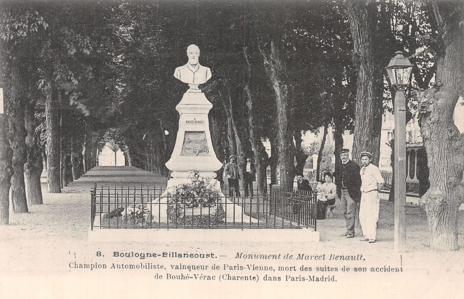 Rue du Cours buste Marcel Renault 2